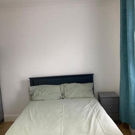 Snug 5-Bedroom Residential Home In Great Londra Dış mekan fotoğraf