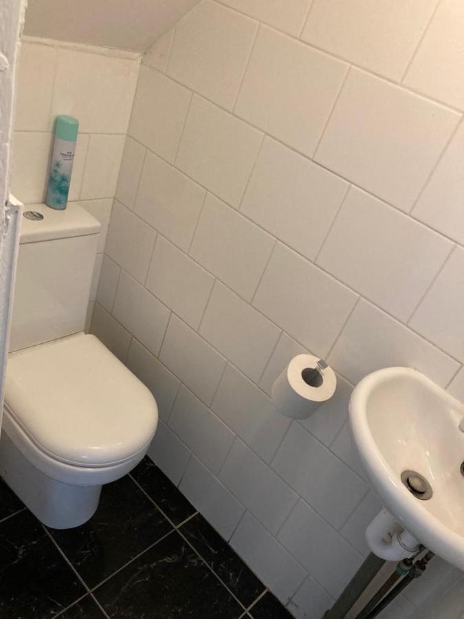 Snug 5-Bedroom Residential Home In Great Londra Dış mekan fotoğraf